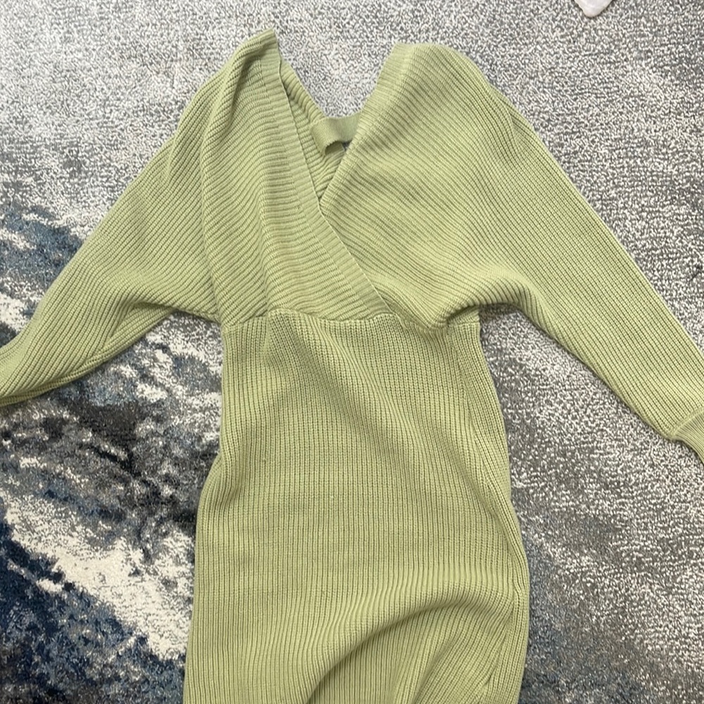 PRINCESSPOLLY green dress great for winter and amazing back opening💚